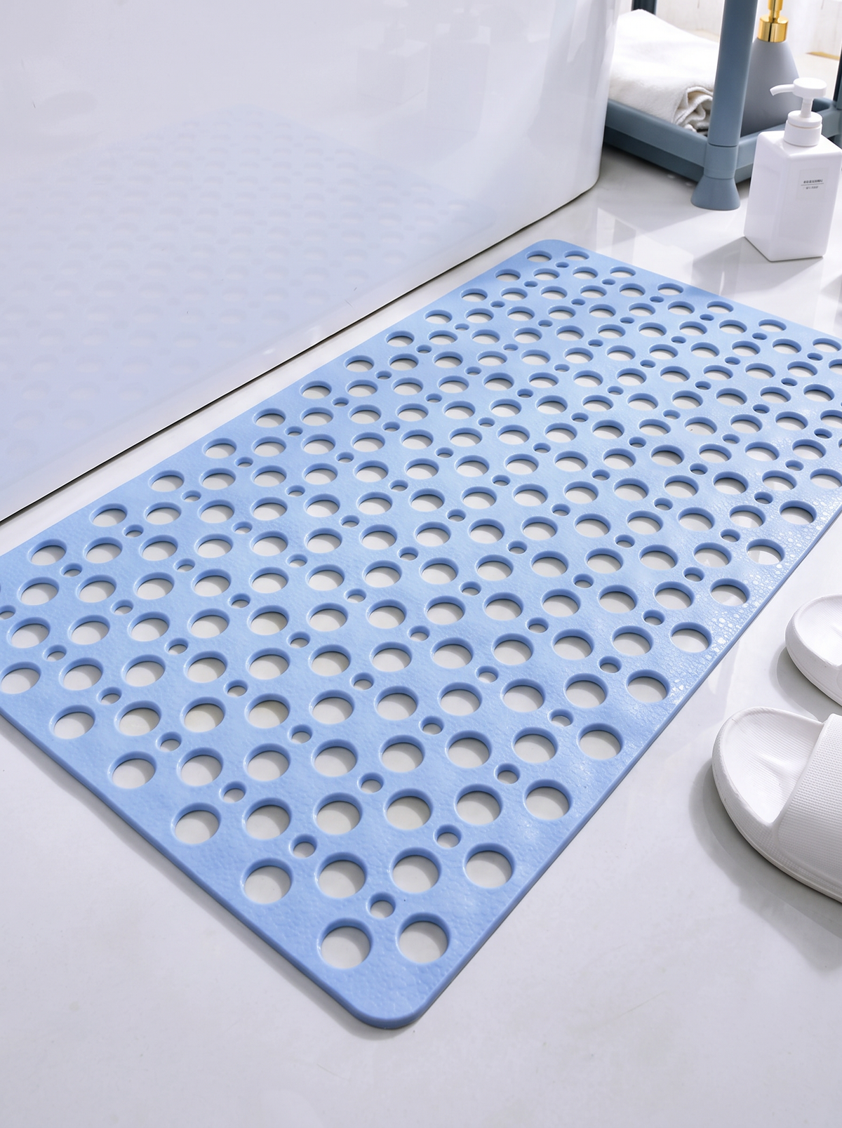 Round-Hole Bath Rug - Sky Blue - 43x75cm