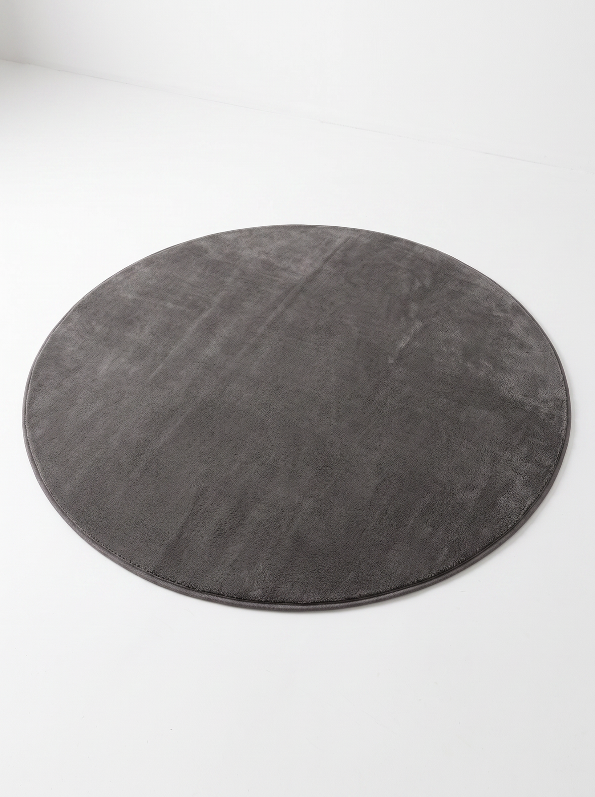 Coral Velvet Living Room Rug - Charcoal - 80cm diametre